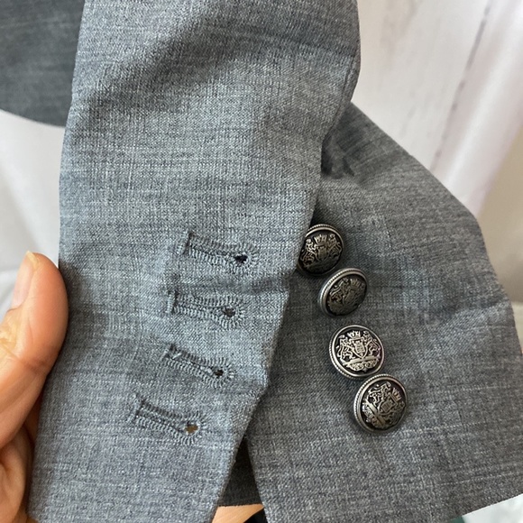 C38. Aritzia talula wool blazer size 6 - Picture 11 of 13